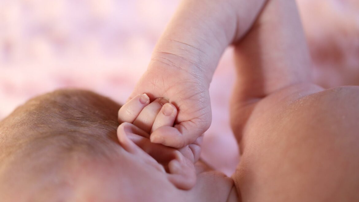Kolka u noworodka – jak sobie z nią radzić?